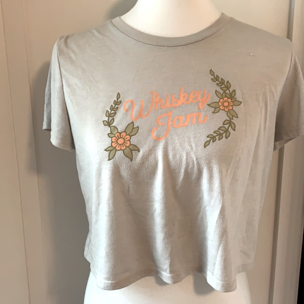 Very cute crop comfy tee